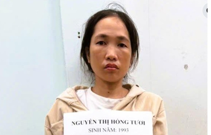 Nguyễn Thị Hồng Tươi tại cơ quan công an. (Ảnh: Công an cung cấp)