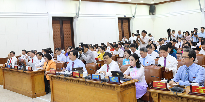 Ngoài dừng 2 dự án đầu tư công, Kỳ họp thứ 2, HĐND TP.HCM khóa XI thông qua chủ trương đầu tư dự án Quảng trường và Trung tâm hành chính tại Thủ Thiêm, dự kiến khởi công dịp 30/4 tới.