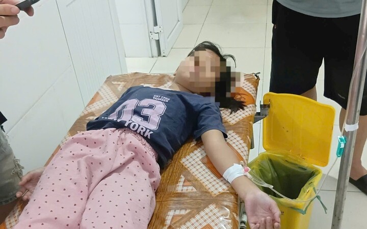 Một bệnh nhân bị ngộ độc đang được điều trị tại bệnh viện Đa khoa Diễn Châu