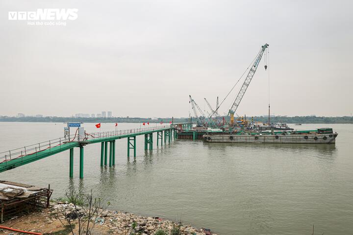 Theo thiết kế, tuyến cầu có tổng chiều dài khoảng 4,18 km. Điểm đầu tại khu vực nút giao Trần Hưng Đạo – Trần Thánh Tông – Lê Thánh Tông (phường Cửa Nam, quận Hai Bà Trưng); điểm cuối kết nối với phố Nguyễn Sơn, đi qua địa bàn các phường Long Biên và Bồ Đề.