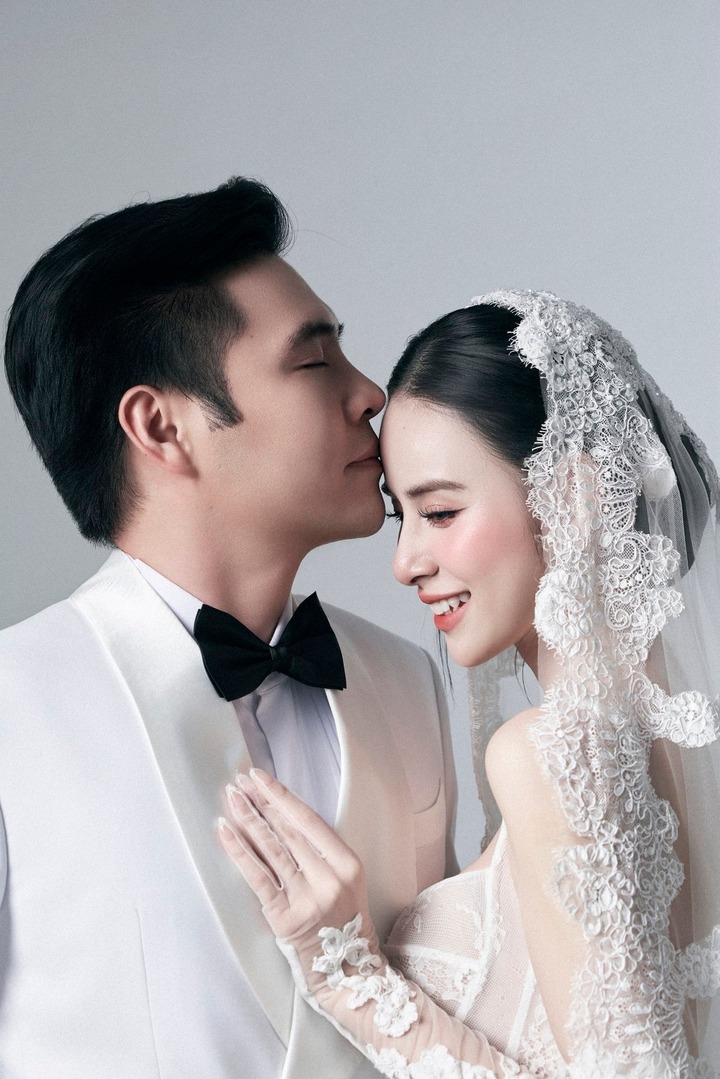 Ông xã hơn Hương Liên 12 tuổi, sống kín tiếng.