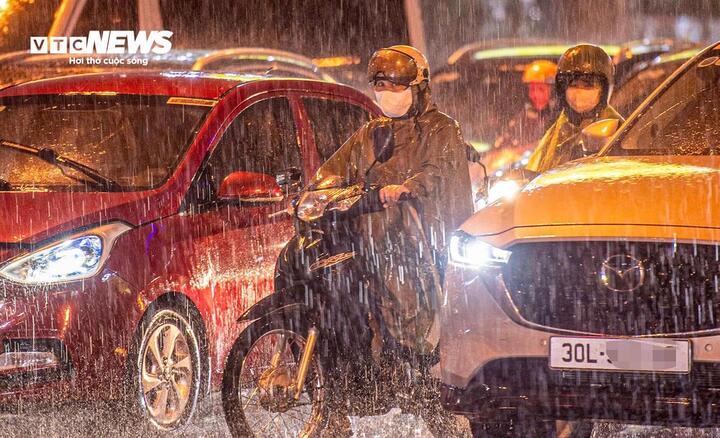 Trong 10 ngày tới, dự báo miền Bắc nhiều ngày hứng mưa dông. (Ảnh minh hoạ: Viên Minh)