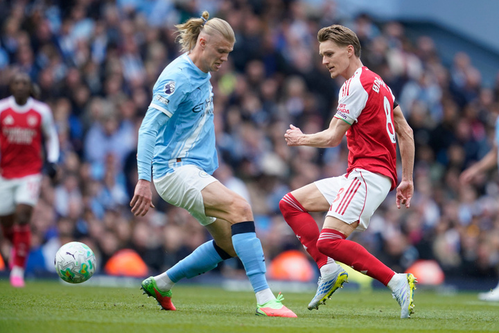 Man City chơi hay hơn Arsenal. (Ảnh: AP)