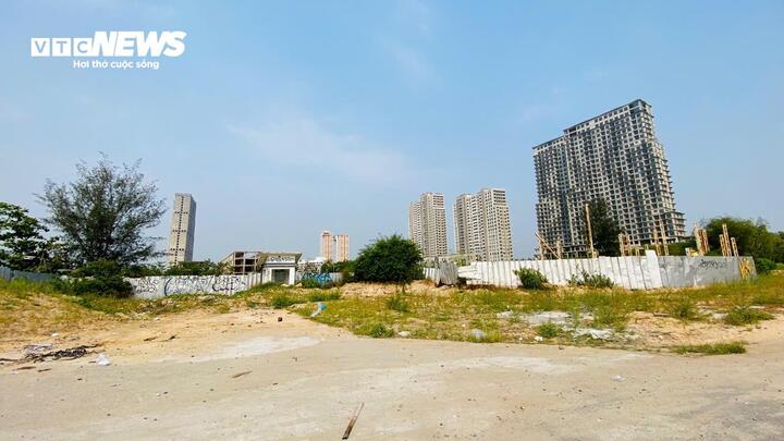 Nguyên nhân dẫn đến sự đình trệ của dự án không chỉ nằm ở thị trường mà còn liên quan pháp lý.