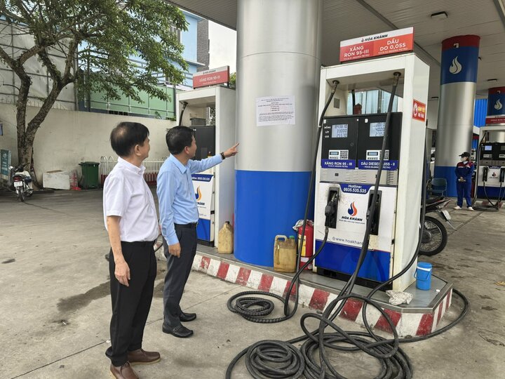 Kiểm tra nhiều doanh nghiệp xăng dầu. (Ảnh: Cục Quản lý và Phát triển thị trường trong nước).