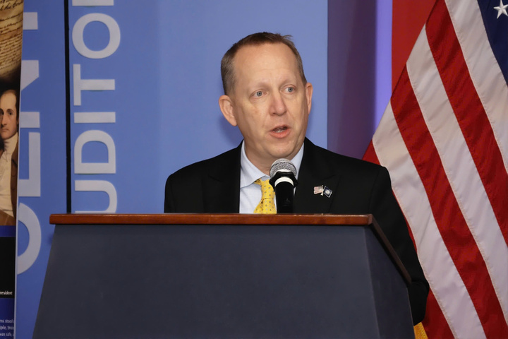 Đại biện lâm thời John W. McIntyre. (Ảnh: Hải Anh)