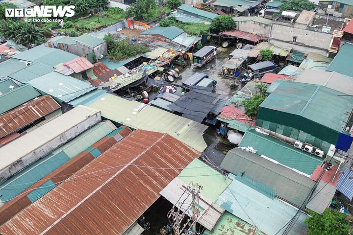 Dù hình thành tự phát, chưa được quy hoạch chính thức, khu chợ này vẫn cung cấp khoảng 30% lượng cá tiêu thụ trên địa bàn thành phố. Theo kế hoạch, chợ sẽ phải giải tỏa trước ngày 30/4 để phục vụ việc lập lại trật tự đô thị.