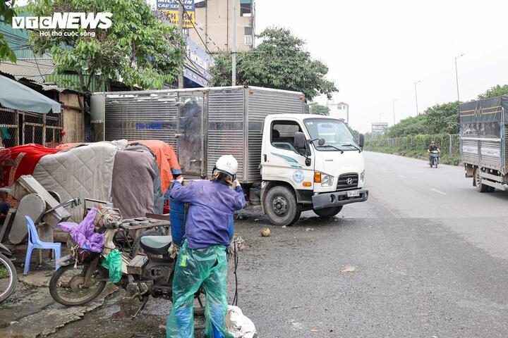 Cảnh ô nhiễm kéo dài tại chợ cá lớn nhất Hà Nội trước ngày bị giải tỏa - 7