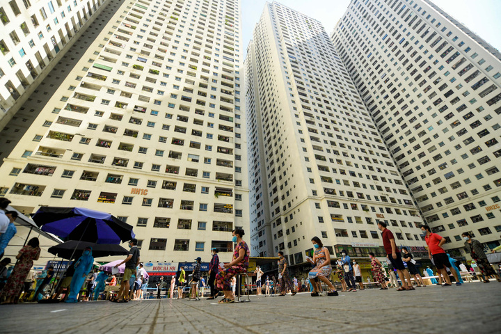 Theo các chuyên gia, cần bảo vệ quyền lợi người mua nhà tại dự án HH Linh Đàm.