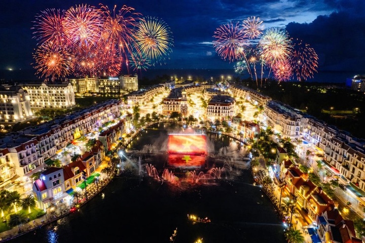 Phú Quốc United Center: Từ 'tâm điểm không ngủ' đến 'vũ trụ lễ hội' bùng nổ - 3