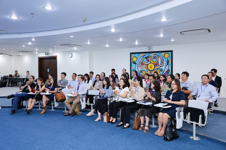Diễn giả và khách mời tại buổi hội thảo là các nhà quản lý, chuyên gia giáo dục từ Ivy Global School, Edmentum và Einstein School HCM.