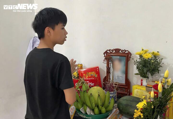 Mẹ của Duy mất cách đây 49 ngày.