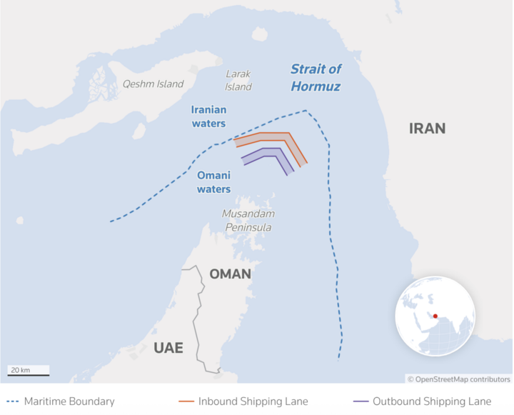 Bản đồ thể hiện tuyến đường vận chuyển hàng hải ra vào eo biển Hormuz cùng ranh giới hàng hải giữa Oman và Iran. (Ảnh: Reuters)