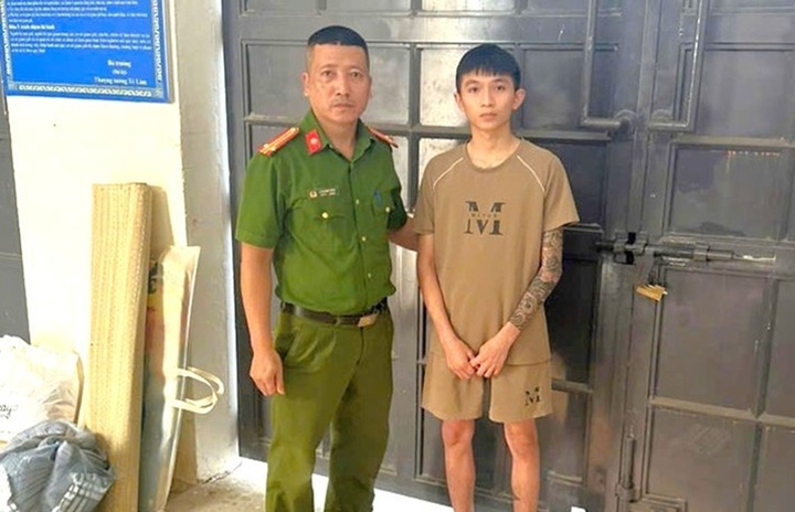 Công an bắt giữ Lê Đức Mạnh. (Ảnh BHT)