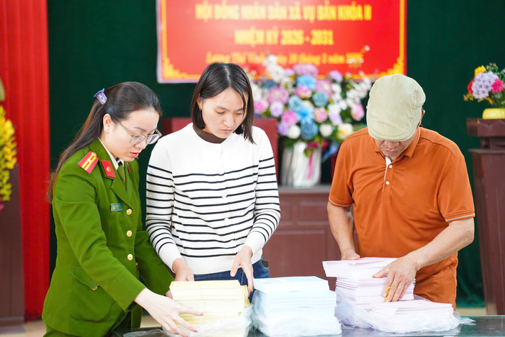 Việc tăng cường nhân lực cho cấp xã góp phần giúp mô hình chính quyền địa phương 2 cấp tại Ninh Bình từng bước vận hành ổn định, hiệu quả.