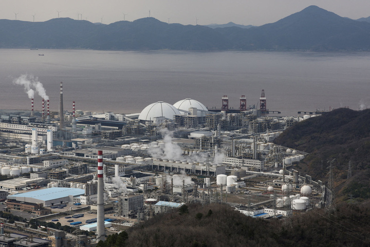 Các cơ sở của Công ty Công nghiệp Hóa chất Huanyang và Công ty Vật liệu Mới Huanyang Ninh Ba tại Ninh Ba, tỉnh Chiết Giang, Trung Quốc, ngày 21/3/2026. REUTERS/Go Nakamura/Ảnh tư liệu