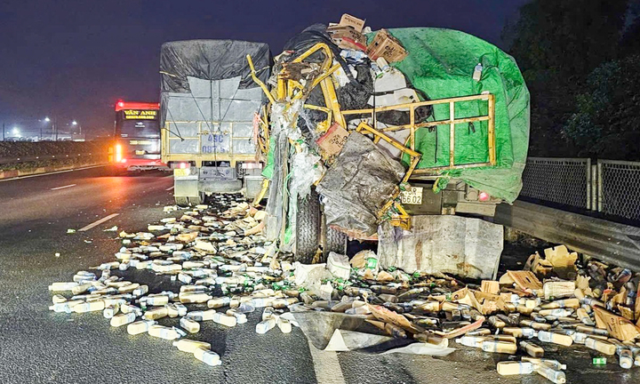 Hiện trường nơi xảy ra vụ tai nạn. (Ảnh: Cục CSGT)