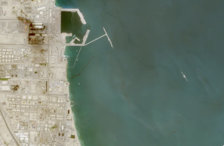 Dầu loang ngoài khơi Kuwait, theo ảnh vệ tinh chụp ngày 6/4. (Ảnh: Sentinel-2/Cơ quan Vũ trụ châu Âu)