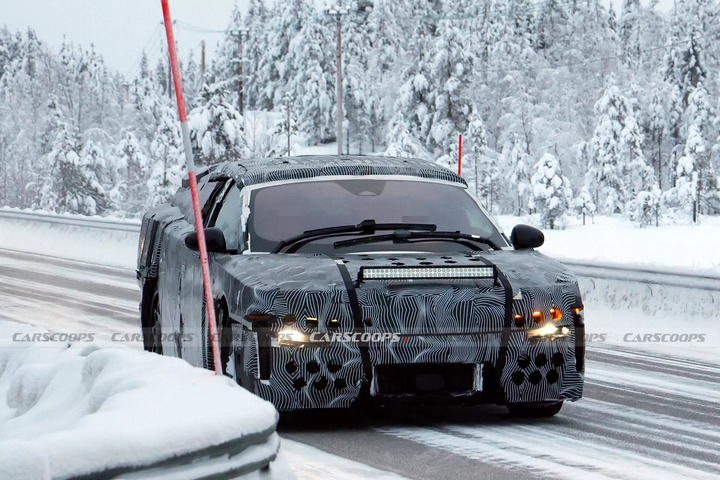 Ferrari Luce sở hữu ngôn ngữ thiết kế mới lạ. (Ảnh: Carscoops)