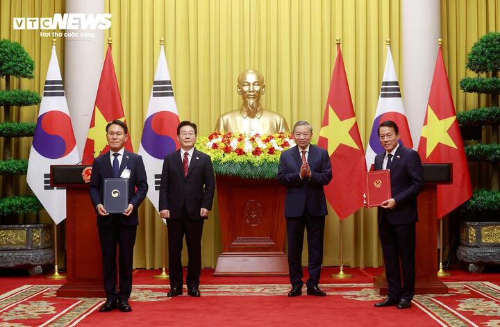 Hàn Quốc hiện là đối tác đầu tư số 1; thị trường cung cấp khách du lịch đứng thứ 2; nước cung cấp ODA thứ 2; đối tác thương mại thứ 3; thị trường tiếp nhận lao động thứ 3 của Việt Nam.