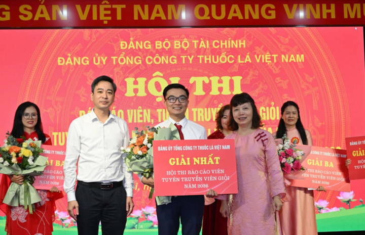Giải Nhất được trao cho ông Hồ Anh Tùng – Đảng ủy Công ty Thuốc lá Thăng Long.