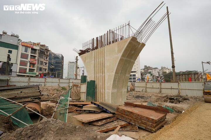 Lộ diện hai cầu vượt trên Vành đai 1 sau hơn 3 tháng thi công - 8