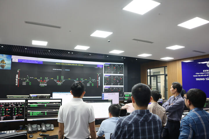 EVNHANOI đưa lưới điện bước vào kỷ nguyên tự vận hành thông minh - 1