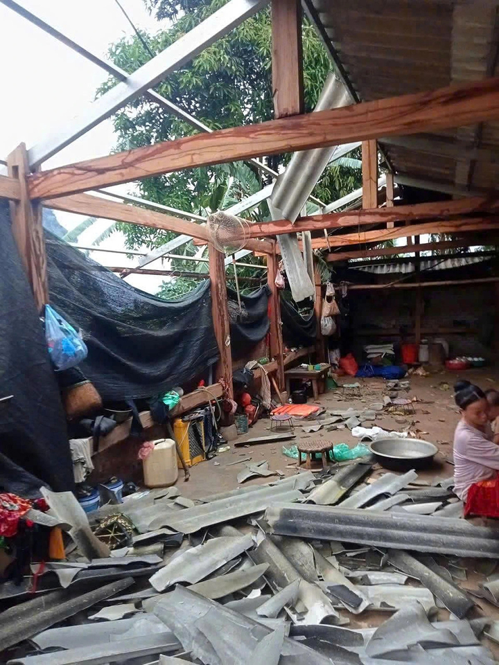 1 hộ dân ở xã Tủa Thàng bị tốc mái, hư hỏng nhà ở.