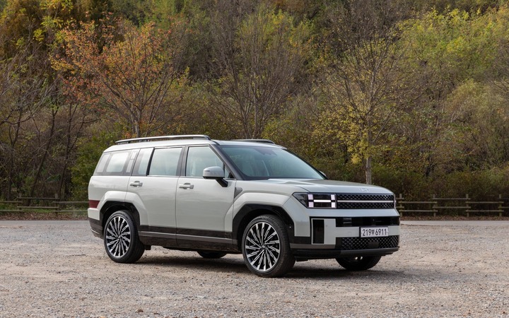 Tầm giá 1 tỷ chọn Hyundai Santa Fe hay Mazda CX-8? - 7