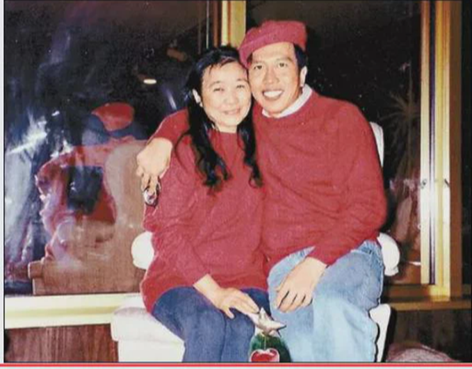 Gã thầy pháp dỏm có mối quan hệ thân mật với nữ tỷ phú để bòn tiền suốt nhiều năm.