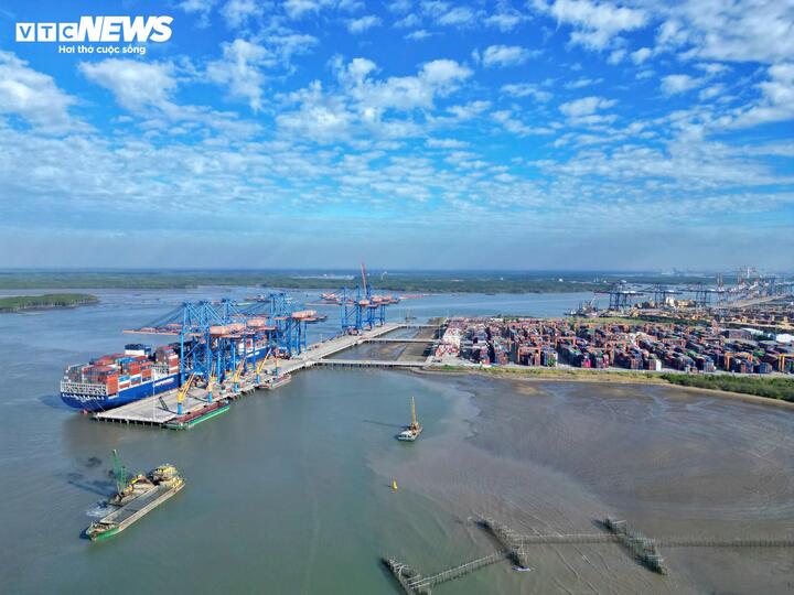 AG&P LNG là doanh nghiệp chuyên phát triển hạ tầng LNG hạ nguồn, hoạt động từ UAE và có trung tâm điều phối khu vực tại Singapore, phụ trách các dự án tại châu Á, trong đó có Việt Nam.