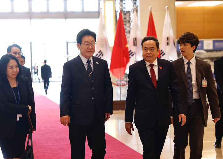 Chủ tịch Quốc hội Trần Thanh Mẫn hội kiến Tổng thống Hàn Quốc Lee Jae Myung.