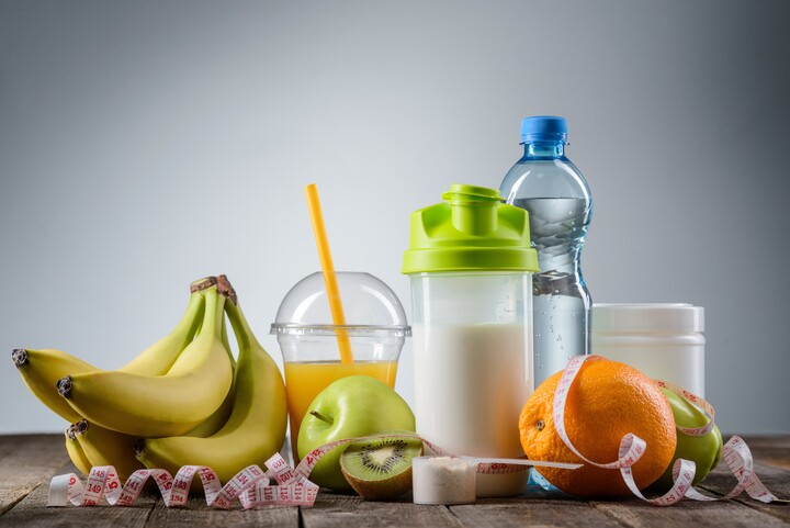 Hãy đặt mục tiêu cung cấp đủ chất xơ, protein chất lượng cao, chất béo lành mạnh và carbohydrate phức hợp trong mỗi bữa ăn.