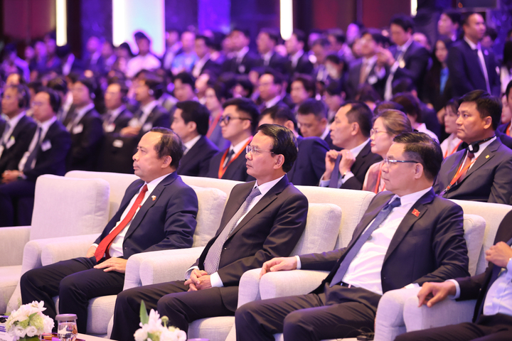 Lãnh đạo các bộ, ngành Việt Nam tham dự Diễn đàn. (Ảnh: VGP/Nhật Bắc)