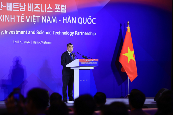 Trên tinh thần đó và mong nhận được sự đồng thuận của cộng đồng doanh nghiệp hai nước, Thủ tướng Lê Minh Hưng đề xuất ba định hướng hợp tác trong thời gian tới. (Ảnh: VGP/Nhật Bắc)