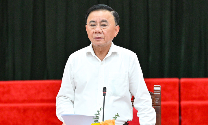 Thường trực Ban Bí thư Trần Cẩm Tú.