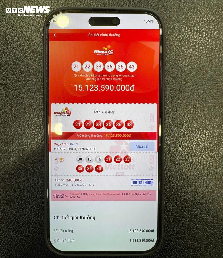 Màn hình điện thoại báo tin nhắn trúng thưởng của anh Q. (Ảnh: Đại Việt)