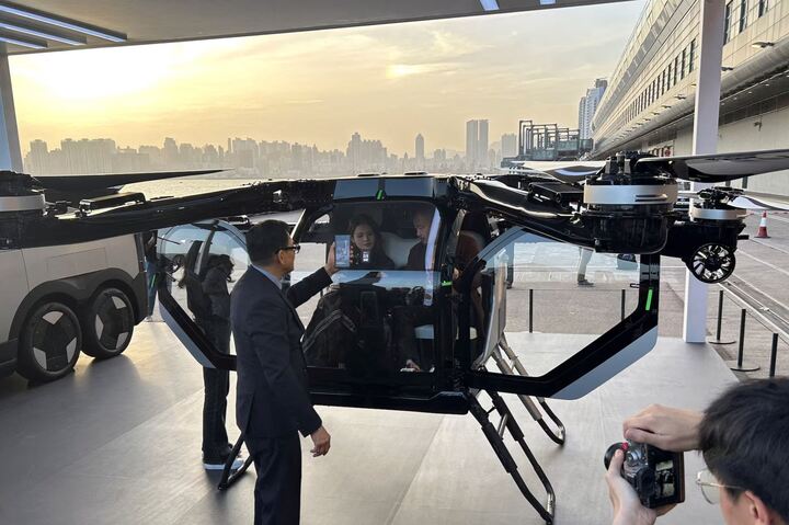 Xpeng giới thiệu mẫu ô tô bay. (Ảnh: Reuters)