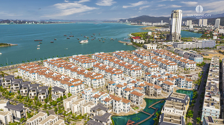 Thấp tầng ven biển Hạ Long đã đạt ngưỡng 300 triệu đồng/m2. (Ảnh: Sun Grand City Feria)