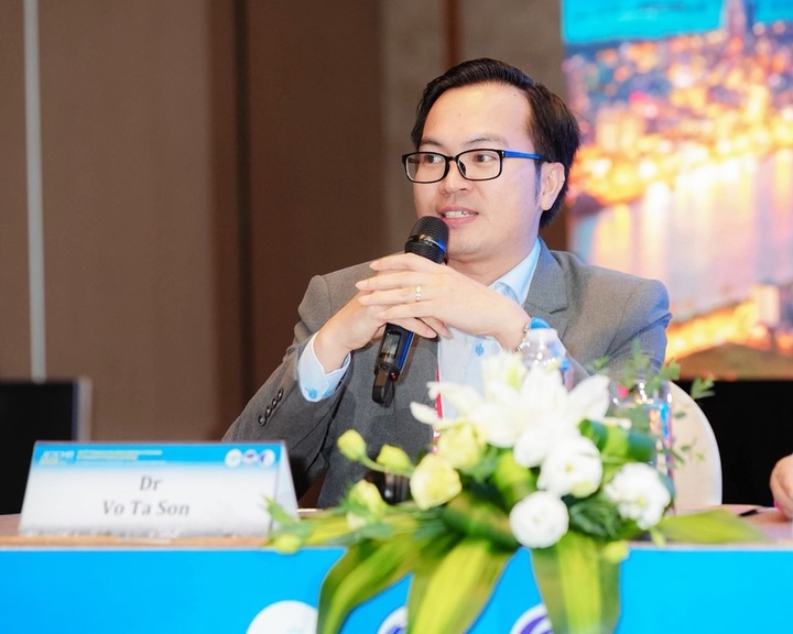 BSCKII Võ Tá Sơn với vai trò chủ toạ điều hành phiên Siêu âm hệ thần kinh thai nhi tại Hội nghị Siêu âm châu Á 2026.