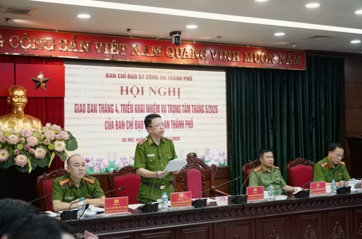 Thiếu tướng Nguyễn Hồng Ky, Phó Giám đốc Công an TP Hà Nội, phát biểu tại hội nghị.