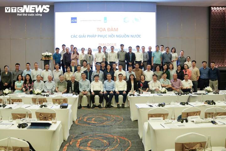 Các đại biểu tham dự buổi tọa đàm.