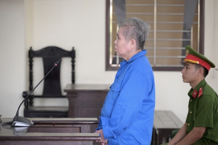 Bị cáo Trần Thị Kim Dũng tại phiên tòa. (Ảnh: Kiên Định)