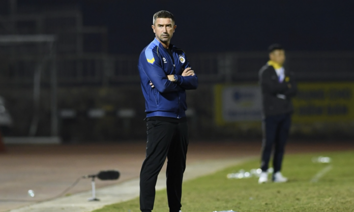 HLV Harry Kewell tiếp quản vị trí HLV trưởng Hà Nội FC từ tháng 10/2025.