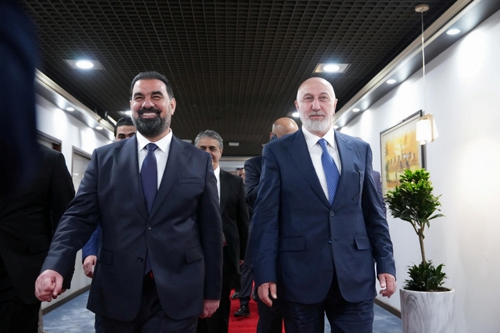 Ông Nizar Amedi (bên phải) được bầu làm Tổng thống Iraq. (Ảnh: Reuters)