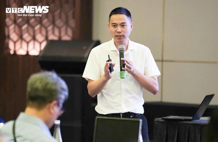 PGS.TS Trịnh Quang Toàn phân tích nguyên nhân cốt lõi của suy thoái nguồn nước và nhấn mạnh sự cần thiết của các giải pháp đồng bộ để khôi phục dòng chảy.