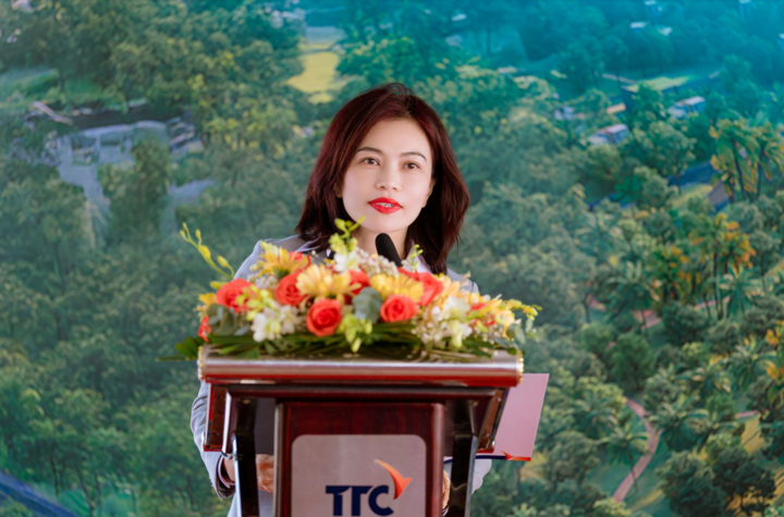 Bà Võ Thị Dịu Hiền, Tổng Giám đốc TTC Phú Quốc, phát biểu tại lễ động thổ Block Selavia Aura 1-2. (Ảnh: TTC Phú Quốc)
