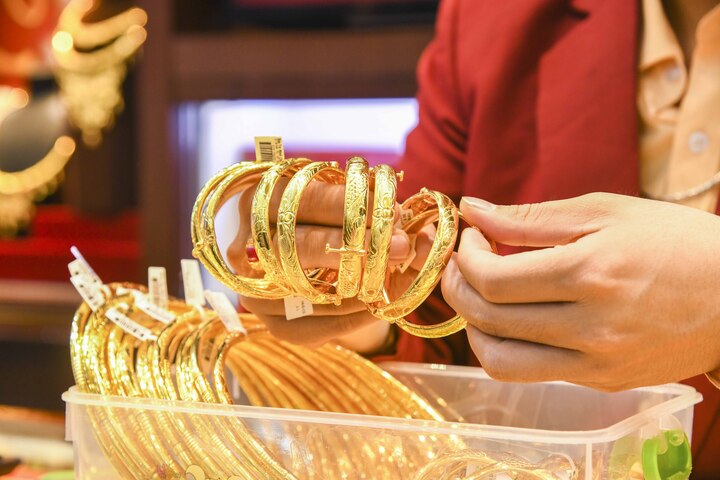 Giá vàng hôm nay giảm mạnh. (Ảnh: Công Hiếu).