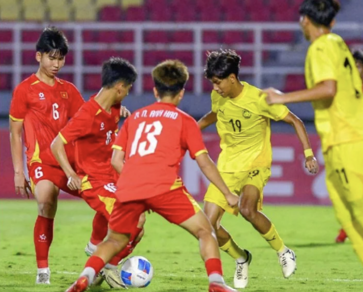 U17 Việt Nam 3-0 Malaysia trong trận chung kết Giải U17 Đông Nam Á 2026. (Nguồn: Berita Harian)