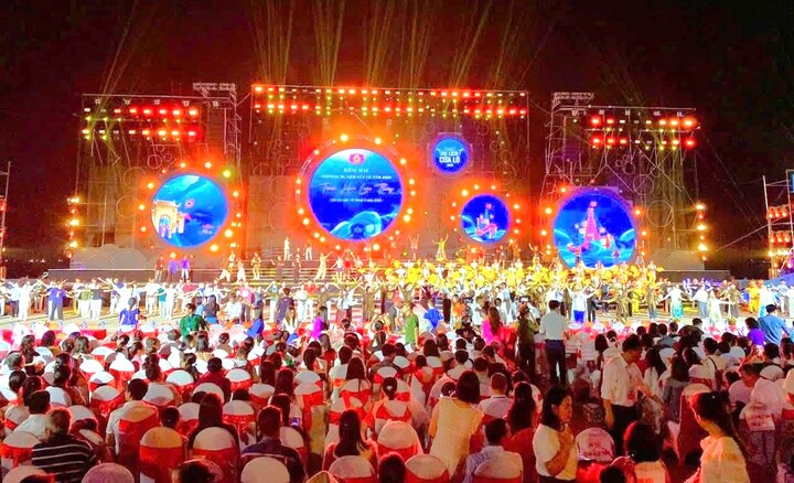Toàn cảnh Lễ khai mạc Festival Du lịch Cửa Lò năm 2026.